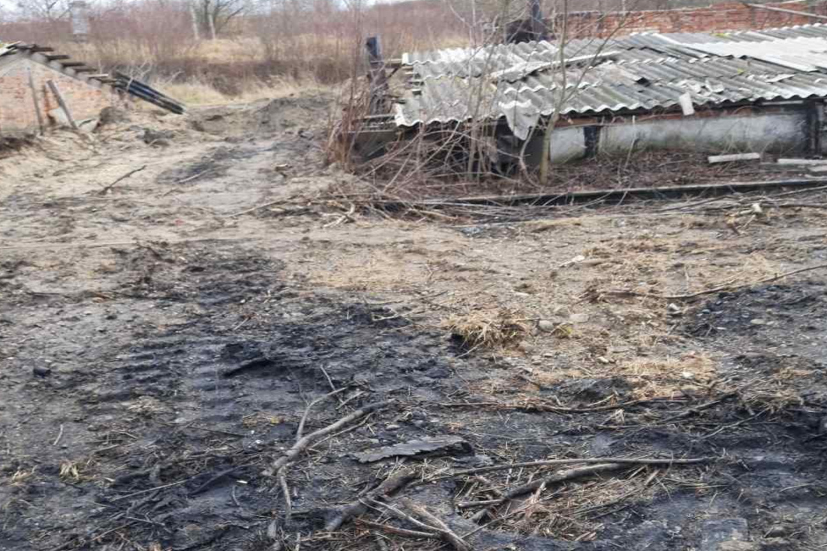На місці колишнього асфальтобетонного заводу виявлено забруднення ґрунту На місці колишнього асфальтобетонного заводу виявлено забруднення ґрунту