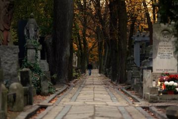 Хмельницька громада пообіцяла привести в належний порядок цвинтарі Хмельницька громада пообіцяла привести в належний порядок цвинтарі