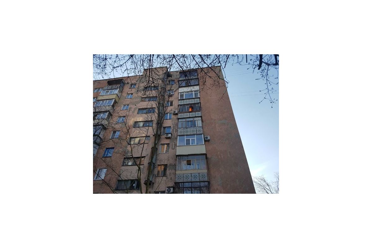 Диво у Дніпрі: після падіння з 9 поверху чоловік залишився живим! Диво у Дніпрі: після падіння з 9 поверху чоловік залишився живим!