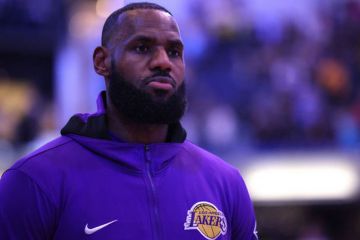 ФОТО. Леброн Джеймс та Ліверпуль випустили колекцію одягу ФОТО. Леброн Джеймс та Ліверпуль випустили колекцію одягу