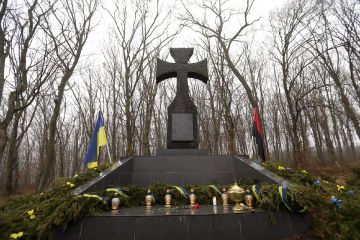 Михайло Головко: «Головнокомандувач УПА, непримиренний борець за Незалежність України Роман Шухевич був, є, та завжди буде Героєм України!» Михайло Головко: «Головнокомандувач УПА, непримиренний борець за Незалежність України Роман Шухевич був, є, та завжди буде Героєм України!»