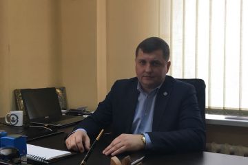 Державна зрада: Екс Глава ДЗЕ Луганщини Олексій Камишанський під прикриттям ФСБ «кришує» злочини з видобутку державних ресурсів, які переправляють до РФ. Також мова йде і про торгівлю державною таємницею… Державна зрада: Екс Глава ДЗЕ Луганщини Олексій Камишанський під прикриттям ФСБ «кришує» злочини з видобутку державних ресурсів, які переправляють до РФ. Також мова йде і про торгівлю державною таємницею…