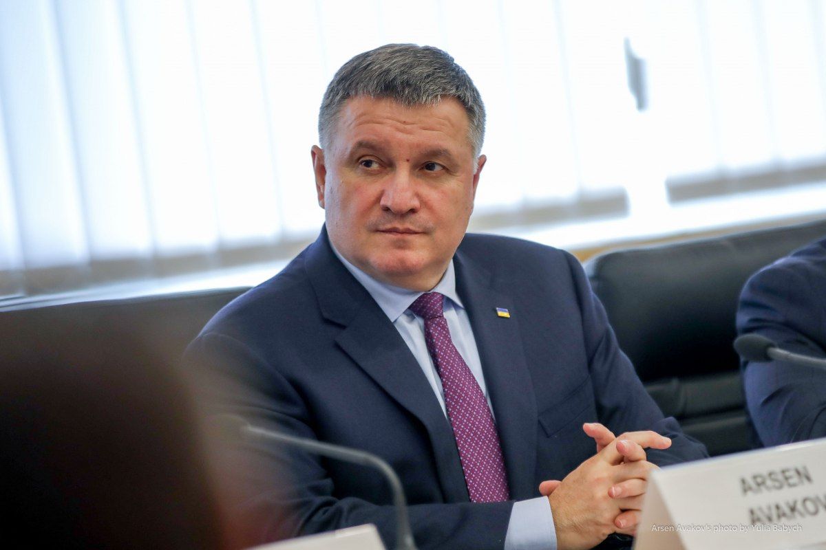 Міністр внутрішніх справ України Арсен Аваков прогнозує, що країна повернеться до життя у травні Міністр внутрішніх справ України Арсен Аваков прогнозує, що країна повернеться до життя у травні