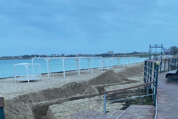 Росіяни платять жителям Криму 1800 рублів за копання окопів Росіяни платять жителям Криму 1800 рублів за копання окопів