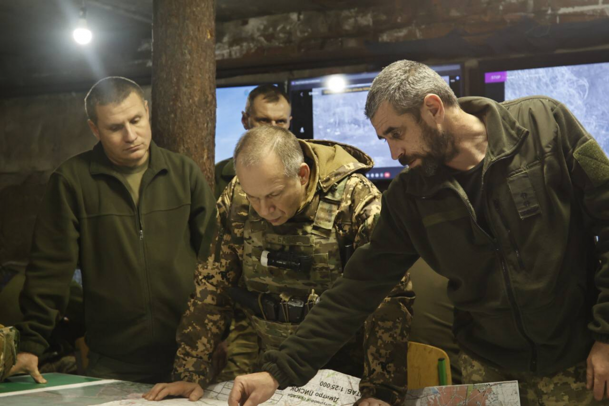 Олександр Сирський відав найгарячіші точки Бахмутського напрямку Олександр Сирський відав найгарячіші точки Бахмутського напрямку
