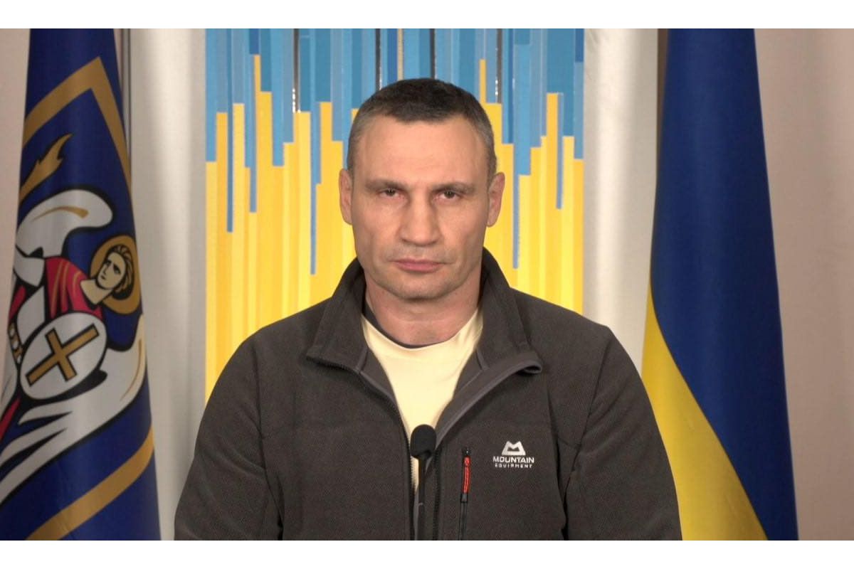 Російське вторгнення в Україну : Кличко закликав містян не виходити на вулицю без потреби. Російське вторгнення в Україну : Кличко закликав містян не виходити на вулицю без потреби.