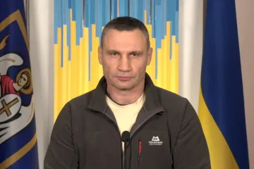 ​Російське вторгнення в Україну :  Кличко закликав містян не виходити на вулицю без потреби.
