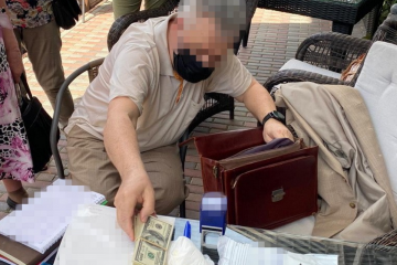 В Киеве арбитражный управляющий обещал застройщику "порешать вопросы" за $100 000 - СБУ В Киеве арбитражный управляющий обещал застройщику "порешать вопросы" за $100 000 - СБУ