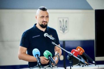 Крав на УЗ, а тепер відсиджується в Мінстратегпромі: Олександра Камишіна можуть звільнити за бездіяльність Крав на УЗ, а тепер відсиджується в Мінстратегпромі: Олександра Камишіна можуть звільнити за бездіяльність