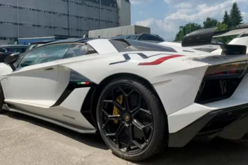 Киевская таможня конфисковала элитную евробляху ценой в 600 тысяч евро. Фото Киевская таможня конфисковала элитную евробляху ценой в 600 тысяч евро. Фото