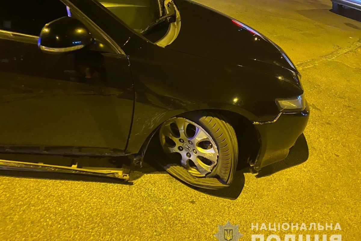 У Дніпрі працівник автомийки на викраденому автомобілі травмував дитину У Дніпрі працівник автомийки на викраденому автомобілі травмував дитину