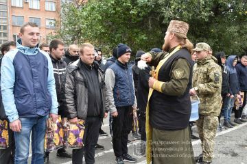 Першу групу новобранців осіннього призову з Полтавщини провели до армії Першу групу новобранців осіннього призову з Полтавщини провели до армії