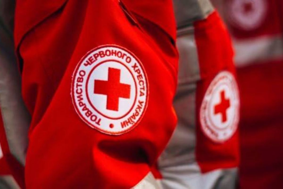 Фейк! Червоний Хрест не припиняє роботу в Україні Фейк! Червоний Хрест не припиняє роботу в Україні