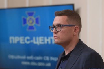 Іван Баканов: "Взаємодія між Україною та ОАЕ буде й надалі поглиблюватися на користь наших народів". Уряд ОАЕ передав Україні експрес-тести для виявлення COVID-19 Іван Баканов: "Взаємодія між Україною та ОАЕ буде й надалі поглиблюватися на користь наших народів". Уряд ОАЕ передав Україні експрес-тести для виявлення COVID-19