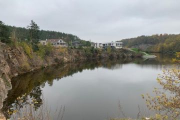 Житомирські мальовничі крайовиди: будиночки, шо наліпили на пагорбах належать колишнім нардепам та депутатам міської ради, головам бюджетних комісій... Житомирські мальовничі крайовиди: будиночки, шо наліпили на пагорбах належать колишнім нардепам та депутатам міської ради, головам бюджетних комісій...