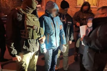 В Чернигове судья вымогал 20 тысяч долларов В Чернигове судья вымогал 20 тысяч долларов