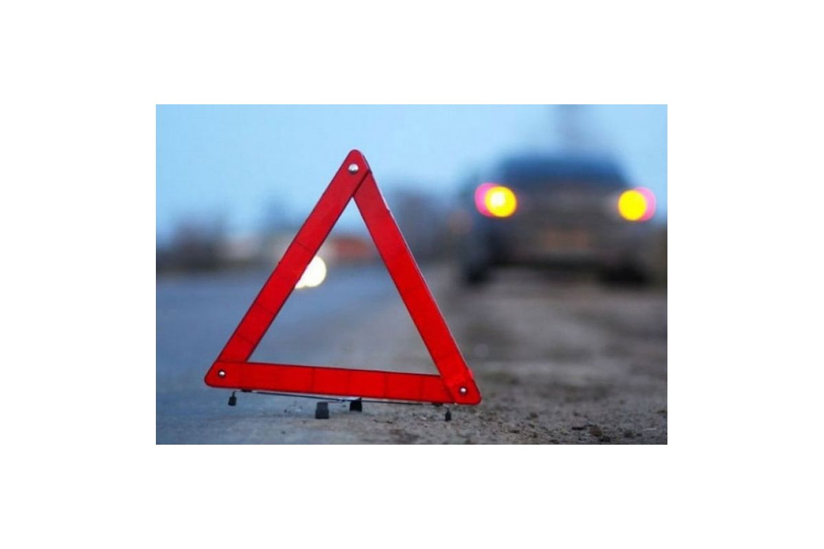 Аварія у Запоріжжі: « Жигулі » зіткнулися з вантажівкою Аварія у Запоріжжі: « Жигулі » зіткнулися з вантажівкою