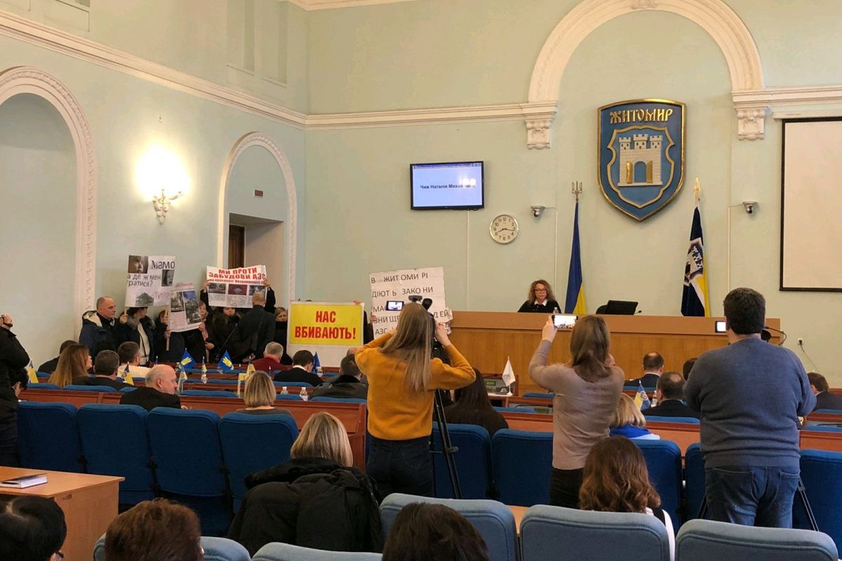 Житомирський депутат запропонував виділити 100 тис. грн на маски від коронавірусу для Ухані, проте «фокус» не вдався Житомирський депутат запропонував виділити 100 тис. грн на маски від коронавірусу для Ухані, проте «фокус» не вдався