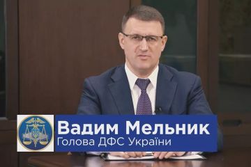 Керівник ДФС Мельник заявляє, що він бореться з конвертами, а тим часом його підлеглі "кришують" ці всі конверти Керівник ДФС Мельник заявляє, що він бореться з конвертами, а тим часом його підлеглі "кришують" ці всі конверти