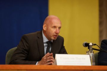 Станіслав Перлін – глава Харківської поліції був звільнений. Підозрюють у фальсифікації щодо ДТП з кортежем Ярославського Станіслав Перлін – глава Харківської поліції був звільнений. Підозрюють у фальсифікації щодо ДТП з кортежем Ярославського