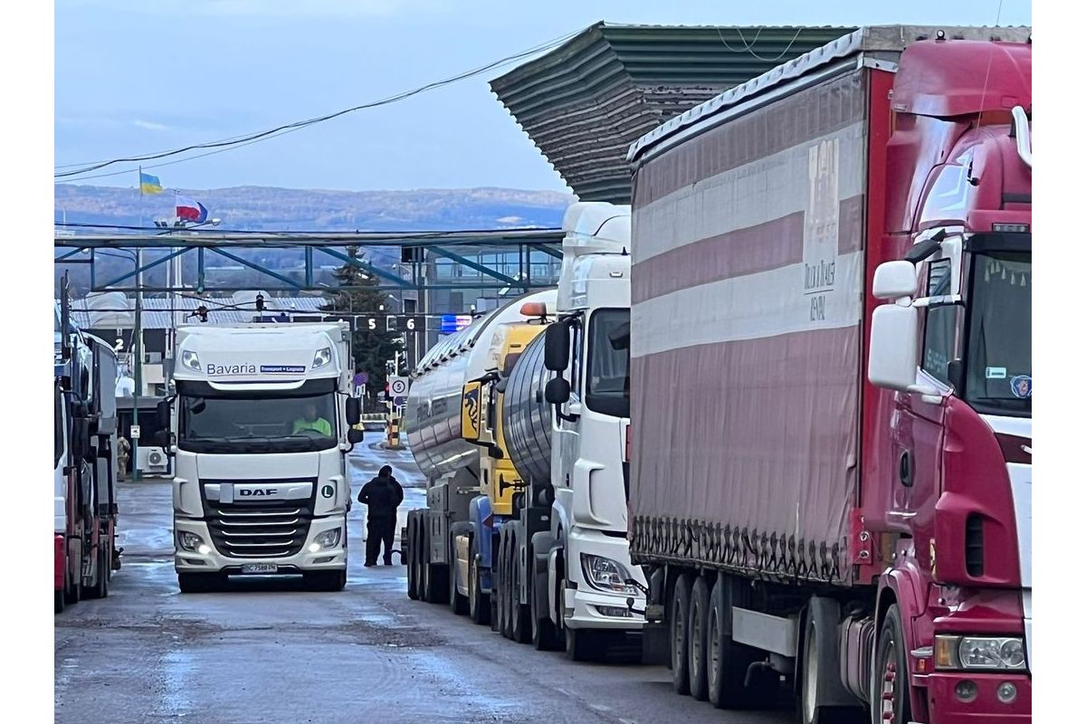 У Польщі знову блокуватимуть пункти пропуску на кордоні з Україною У Польщі знову блокуватимуть пункти пропуску на кордоні з Україною