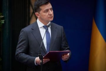 Зеленський відвідав польову лабораторію де перевірятимуть військових на коронавірус Зеленський відвідав польову лабораторію де перевірятимуть військових на коронавірус