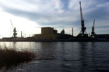 Російське вторгнення в Україну :   У Херсоні військові рф захопили завод «Таврійської будівельної компанії» (колишній силікатний) Російське вторгнення в Україну :   У Херсоні військові рф захопили завод «Таврійської будівельної компанії» (колишній силікатний)