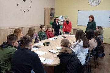 Наукова практика учнів Наукового ліцею № 3 на базі навчально-наукової лабораторії «Лінгвістичний центр» кафедри української мови Наукова практика учнів Наукового ліцею № 3 на базі навчально-наукової лабораторії «Лінгвістичний центр» кафедри української мови