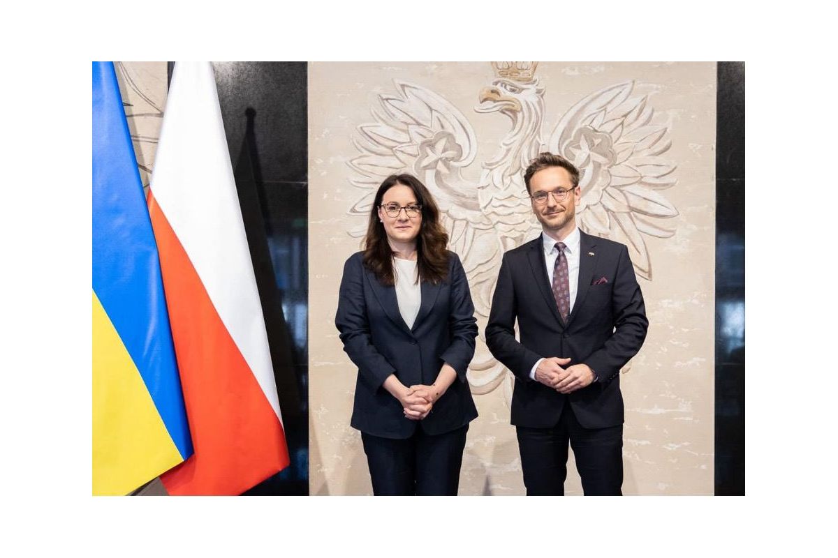 Польща допомагатиме Україні у страхуванні перевізників пального Польща допомагатиме Україні у страхуванні перевізників пального