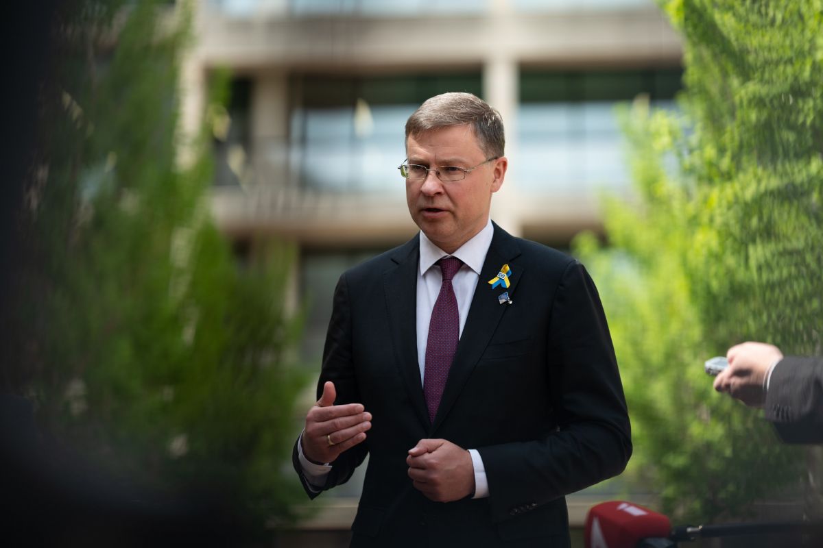 💰Україна потребує від 500 до 600 мільярдів євро на реконструкцію зруйнованої російською війною інфраструктури — про це заявив віцепрезидент Європейської комісії Валдіс Домбровскіс 💰Україна потребує від 500 до 600 мільярдів євро на реконструкцію зруйнованої російською війною інфраструктури — про це заявив віцепрезидент Європейської комісії Валдіс Домбровскіс