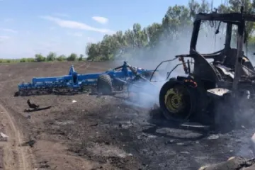​Російське вторгнення в Україну : На Харківщині ворожа ракета влучила у трактор