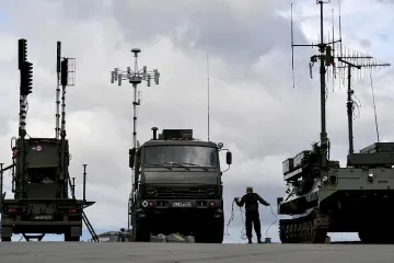 ​Російське вторгнення в Україну : Для придушення каналів радіозв’язку противник застосовує комплекси радіоелектронної боротьби. 