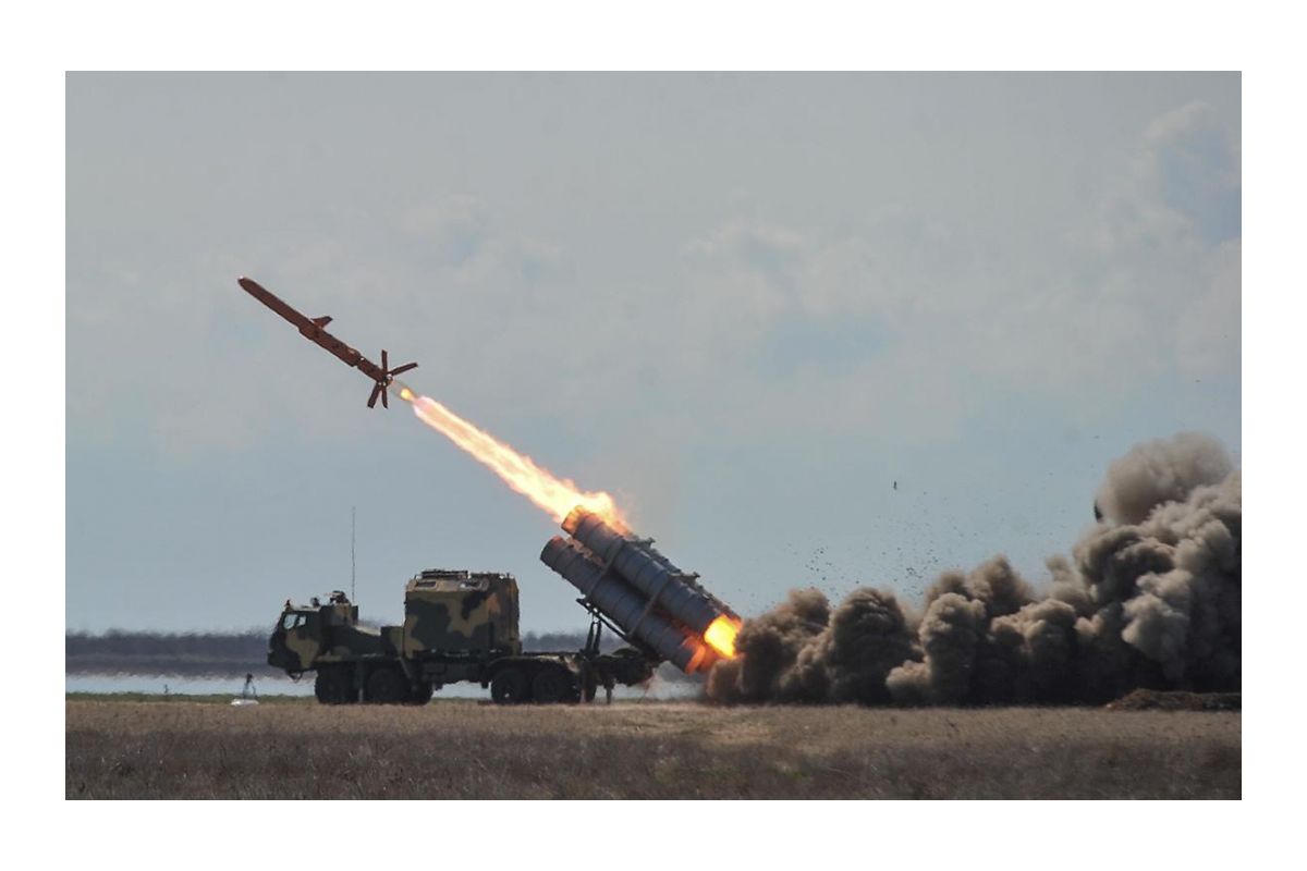 Російське вторгнення в Україну : Ворог знову випустив ракету по Одещині. Її над морем збила ППО Російське вторгнення в Україну : Ворог знову випустив ракету по Одещині. Її над морем збила ППО