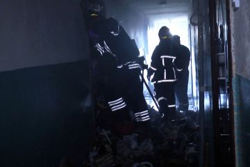 Хмельницькі вогнеборці ліквідували загоряння квартири на 9-му поверсі багатоповерхівки Хмельницькі вогнеборці ліквідували загоряння квартири на 9-му поверсі багатоповерхівки