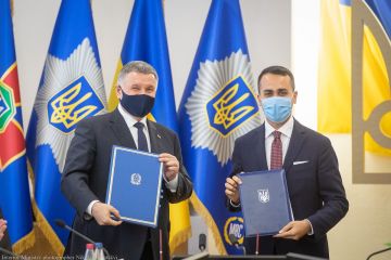 Україна та Італія підписали міжурядову Угоду про поліцейське співробітництво і незабаром подовжать Угоду про визнання та обмін посвідчень водія Україна та Італія підписали міжурядову Угоду про поліцейське співробітництво і незабаром подовжать Угоду про визнання та обмін посвідчень водія