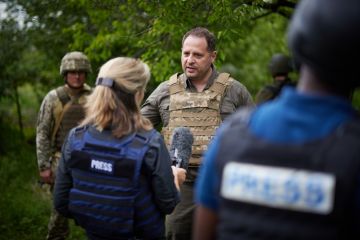 Андрей Ермак: США разделяют нашу позицию, что невозможно решать без Украины любые вопросы, которые ее касаются Андрей Ермак: США разделяют нашу позицию, что невозможно решать без Украины любые вопросы, которые ее касаются