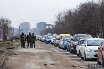 Перевіряв громадян, які намагались виїхати з окупованого Маріуполя – поліцейському заочно повідомлено про підозру Перевіряв громадян, які намагались виїхати з окупованого Маріуполя – поліцейському заочно повідомлено про підозру