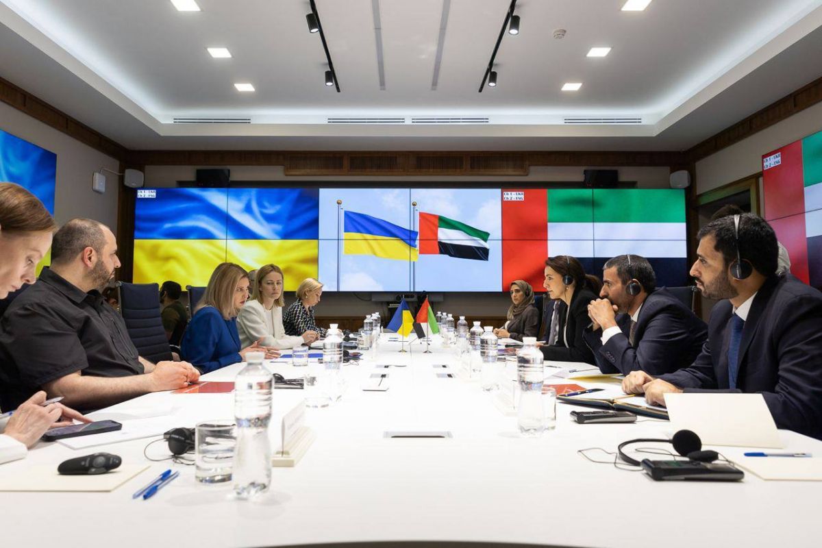 ОАЕ нададуть 2500 ноутбуків для учнів шкіл Чернігівщини ОАЕ нададуть 2500 ноутбуків для учнів шкіл Чернігівщини