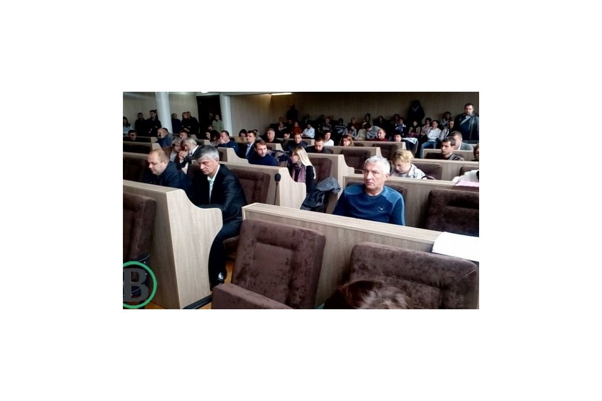 Дві фракції у міській раді ініціюватимуть відставку виконкому Дві фракції у міській раді ініціюватимуть відставку виконкому