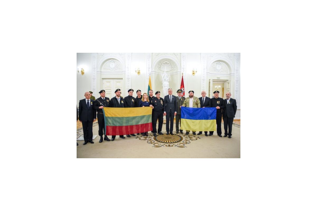 Президент Литви нагородив медаллю українців-захисників Вільнюса 1991 року, зокрема голову Республіканської християнської партії Президент Литви нагородив медаллю українців-захисників Вільнюса 1991 року, зокрема голову Республіканської християнської партії