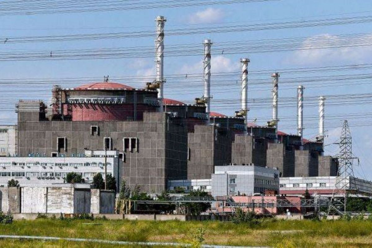 Внаслідок атаки росіян на Запорізьку АЕС на одному з енергоблоків спрацював аварійний захист, – повідомляє «Енергоатом» Внаслідок атаки росіян на Запорізьку АЕС на одному з енергоблоків спрацював аварійний захист, – повідомляє «Енергоатом»