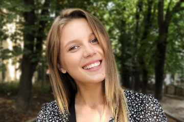 Тетяна Острецова зізналася у сексуальному насиллі під час зйомок фільму "Слуга народу" Тетяна Острецова зізналася у сексуальному насиллі під час зйомок фільму "Слуга народу"