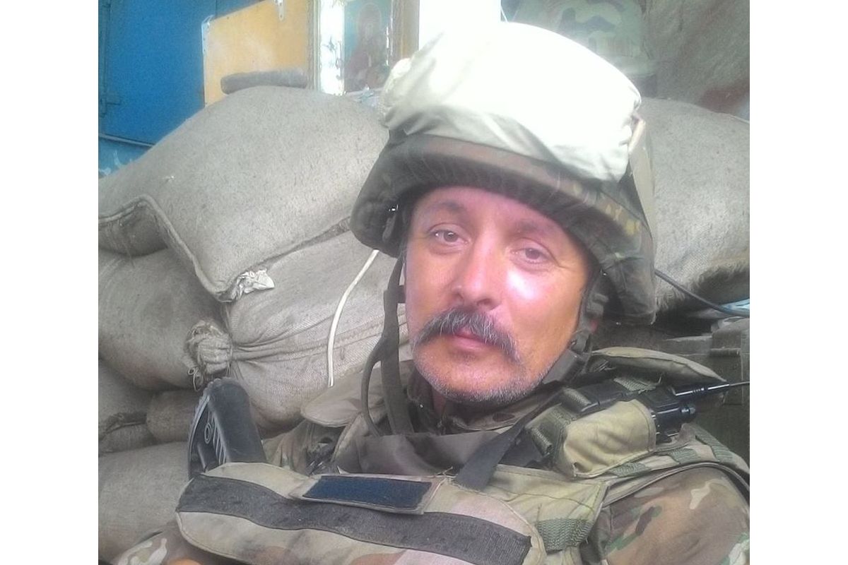 У Дніпрі перепоховали бійця АТО, аби вберегти могилу від вандалів У Дніпрі перепоховали бійця АТО, аби вберегти могилу від вандалів