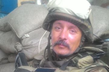 У Дніпрі перепоховали бійця АТО, аби вберегти могилу від вандалів У Дніпрі перепоховали бійця АТО, аби вберегти могилу від вандалів