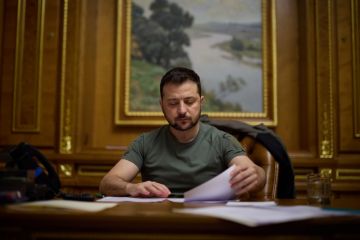 Президент Володимир Зеленський провів телефонну розмову з Президентом США Джозефом Байденом Президент Володимир Зеленський провів телефонну розмову з Президентом США Джозефом Байденом