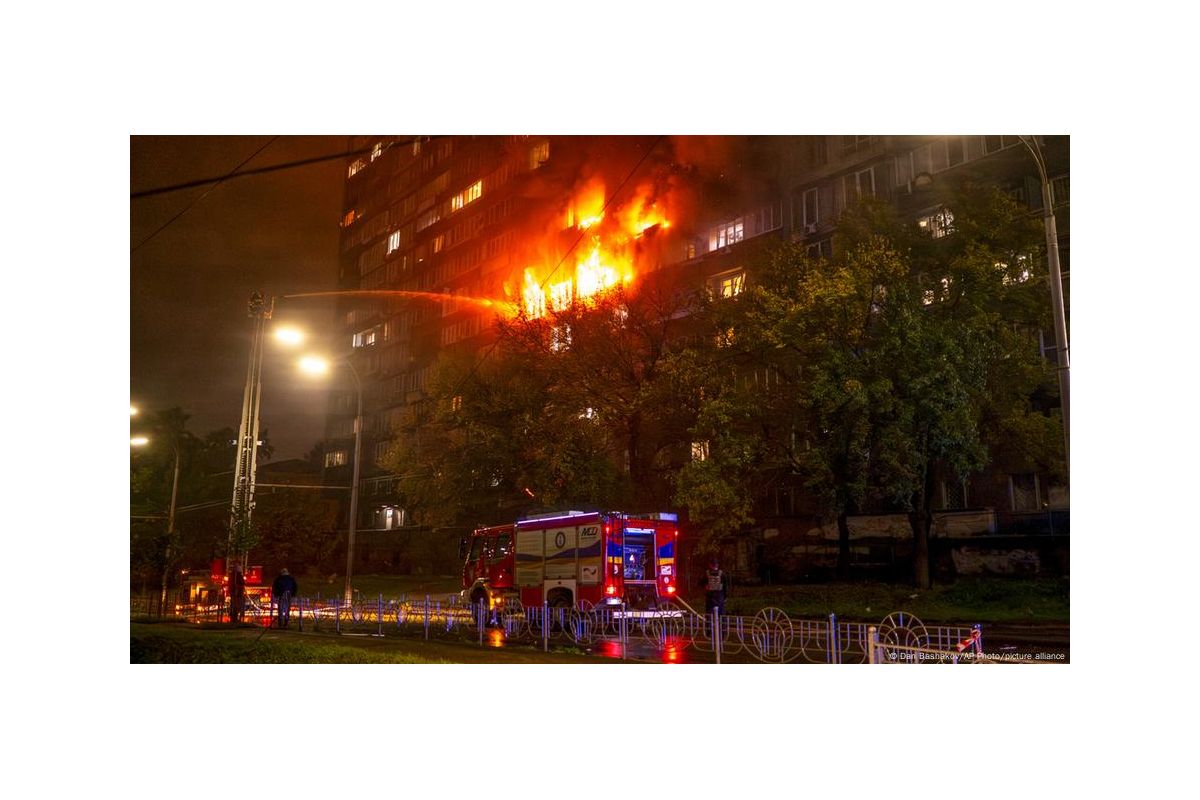 465 дронів і 32 ракети: удар РФ частково знеструмив Київ і 9 регіонів 465 дронів і 32 ракети: удар РФ частково знеструмив Київ і 9 регіонів