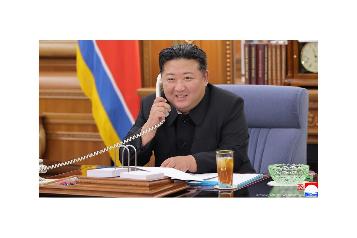 Військовий парад у КНДР: Кім Чен Ин на вершині влади Військовий парад у КНДР: Кім Чен Ин на вершині влади