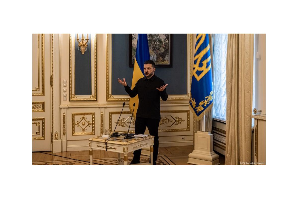Зеленський про захист об'єктів енергетики: Є питання до багатьох Зеленський про захист об'єктів енергетики: Є питання до багатьох