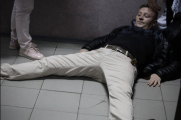 Обстановка в Краматорской ТИК накаляется: между членами комиссии произошла потасовка (обновлено) Обстановка в Краматорской ТИК накаляется: между членами комиссии произошла потасовка (обновлено)