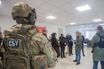 Бывший руководитель завода им. Патона присвоил здание предприятия в центре Киева Бывший руководитель завода им. Патона присвоил здание предприятия в центре Киева